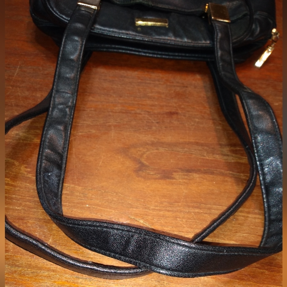 Gloria Vanderbilt Black Purse, Shoulder Bag, Two Handles, Gold Accents - Picture 7 of 13